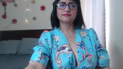 Snapshot of isabeel_sofia01 chatting on March 7, 2025, 4:33 pm Isabeel Sofia online show from March 7, 2025, 4:33 pm