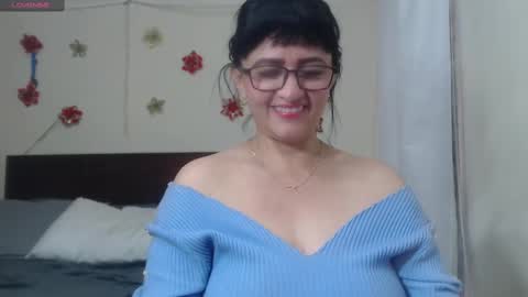 Snapshot of isabeel_sofia01 chatting on March 7, 2025, 10:43 pm Isabeel Sofia online show from March 7, 2025, 10:43 pm