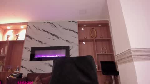 Snapshot of isabel_escorcia chatting on February 13, 2025, 8:17 am Isabel online show from February 13, 2025, 8:17 am