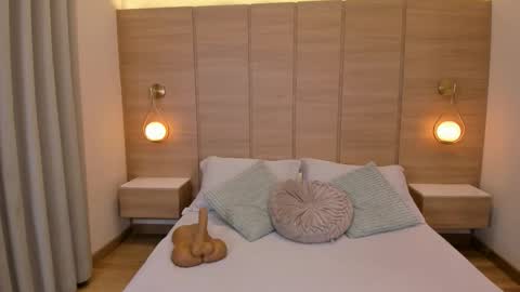 Snapshot of isabel_millher chatting on November 6, 2025, 3:07 am Isa online show from November 6, 2025, 3:07 am