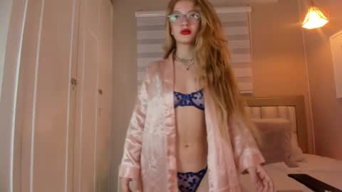 isabela__x online show from May 4, 2026, 11:39 am