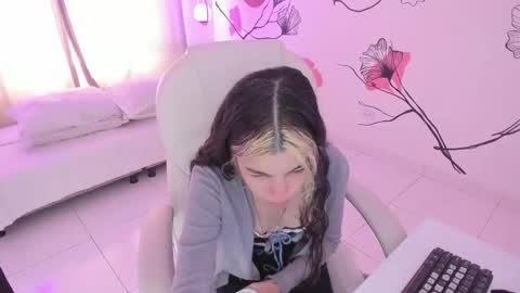 isabela_fiorelli online show from September 16, 2025, 1:45 pm