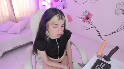 isabela_fiorelli online show from October 7, 2025, 1:30 pm