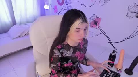 isabela_fiorelli online show from October 14, 2025, 1:45 pm