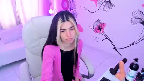 isabela_fiorelli online show from November 11, 2025, 1:33 pm