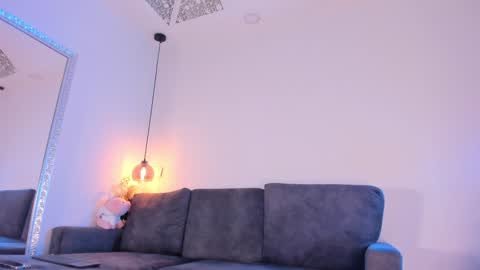 Isabela online show from February 3, 2025, 12:03 pm