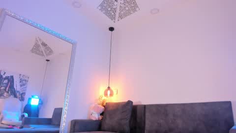 Isabela online show from February 4, 2025, 12:11 pm