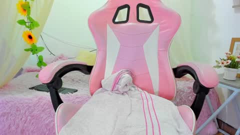 Snapshot of isabela_gonzalez_ chatting on January 15, 2025, 10:38 am ISA online show from January 15, 2025, 10:38 am