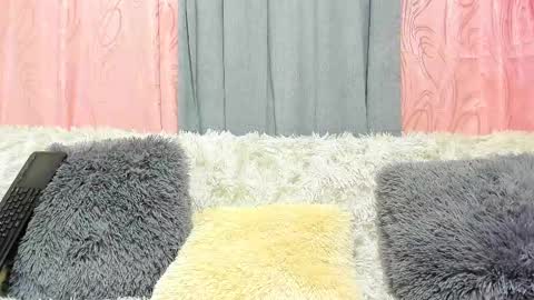 Snapshot of isabela_gonzalez_ chatting on February 14, 2025, 4:15 am ISA online show from February 14, 2025, 4:15 am