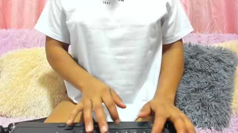 Snapshot of isabela_gonzalez_ chatting on February 25, 2025, 3:42 am ISA online show from February 25, 2025, 3:42 am