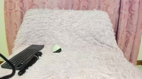 Snapshot of isabela_gonzalez_ chatting on September 27, 2025, 5:01 am ISA online show from September 27, 2025, 5:01 am