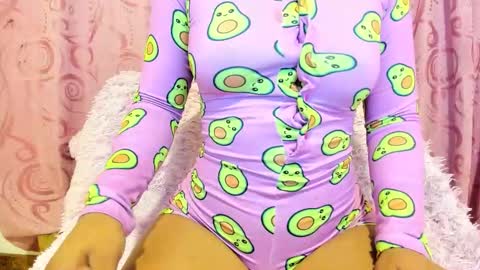 Snapshot of isabela_gonzalez_ chatting on October 2, 2025, 5:14 am ISA online show from October 2, 2025, 5:14 am