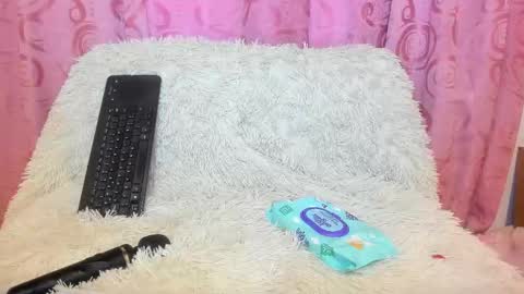 Snapshot of isabela_gonzalez_ chatting on October 22, 2025, 9:58 pm ISA online show from October 22, 2025, 9:58 pm