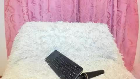 Snapshot of isabela_gonzalez_ chatting on October 27, 2025, 6:28 am ISA online show from October 27, 2025, 6:28 am