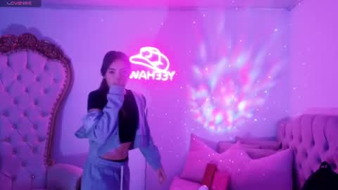 Snapshot of isabela_tay chatting on August 3, 2026, 11:37 am ISABELA online show from August 3, 2026, 11:37 am