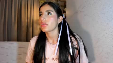 isabelastefano online show from July 17, 2026, 3:24 am