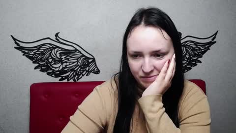 IsabelBlackberry online show from December 13, 2024, 9:35 am