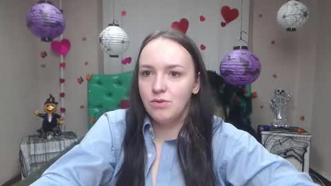 IsabelBlackberry online show from November 3, 2025, 6:03 am