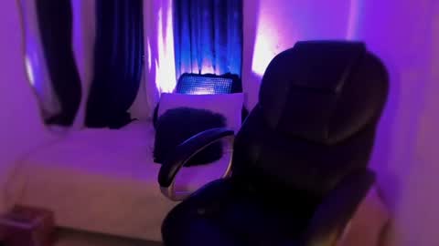 isabella online show from July 9, 2026, 12:26 am