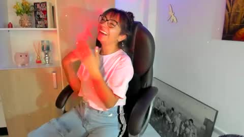 Isabella22 1 online show from March 4, 2025, 9:43 pm