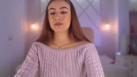 Isa  online show from September 19, 2025, 2:51 pm