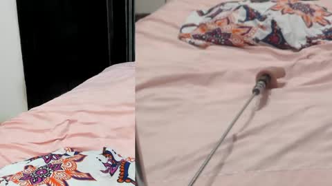 isabella_castro2 online show from May 2, 2026, 3:33 am