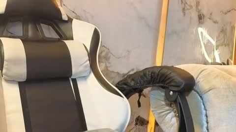 Snapshot of isabella_collen_v chatting on July 9, 2026, 1:59 pm Hi Stream 800am to 200pm online show from July 9, 2026, 1:59 pm