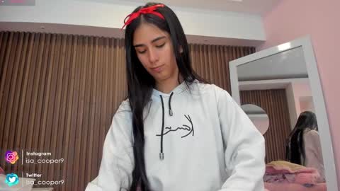 Isabella Cooper online show from January 25, 2025, 2:25 pm