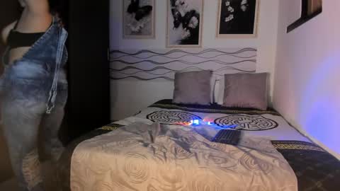 Isabella online show from April 25, 2026, 9:34 pm