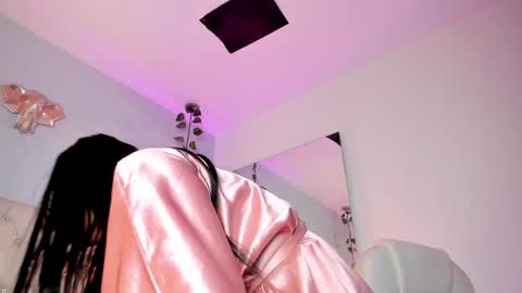 Snapshot of isabella_flowerss chatting on January 30, 2025, 1:44 am online show from January 30, 2025, 1:44 am