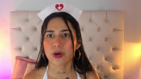 Snapshot of isabella_flowerss chatting on November 4, 2025, 8:52 pm online show from November 4, 2025, 8:52 pm