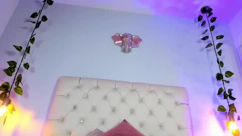 Snapshot of isabella_flowerss chatting on November 21, 2025, 8:29 pm online show from November 21, 2025, 8:29 pm