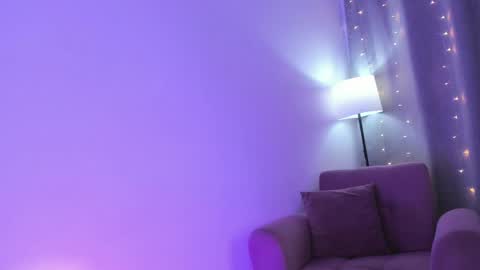 ISABELLA online show from May 14, 2026, 2:51 am