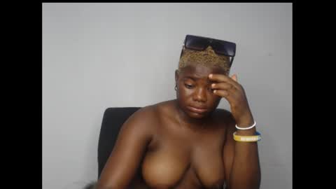 isabella online show from March 9, 2026, 2:26 am