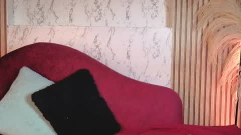 Snapshot of isabella_lt chatting on July 16, 2026, 10:21 am online show from July 16, 2026, 10:21 am