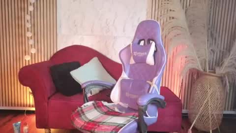 Snapshot of isabella_lt chatting on July 21, 2026, 10:17 am online show from July 21, 2026, 10:17 am