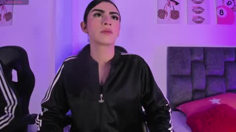 Isabella Moon9 online show from April 30, 2026, 12:00 pm