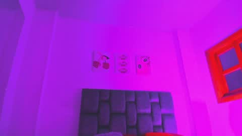 Snapshot of isabella_moon9 chatting on May 30, 2026, 11:40 am Isabella Moon9 online show from May 30, 2026, 11:40 am