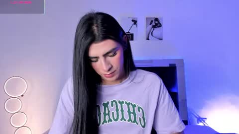 Snapshot of isabella_moon9 chatting on July 17, 2026, 12:23 pm Isabella Moon9 online show from July 17, 2026, 12:23 pm