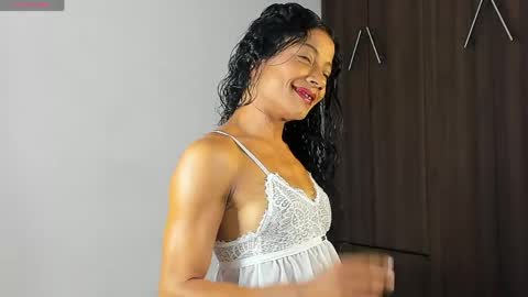 Snapshot of isabella_savina chatting on June 2, 2026, 10:01 pm Isabella online show from June 2, 2026, 10:01 pm
