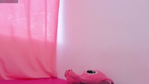 isabella online show from December 8, 2024, 10:47 pm