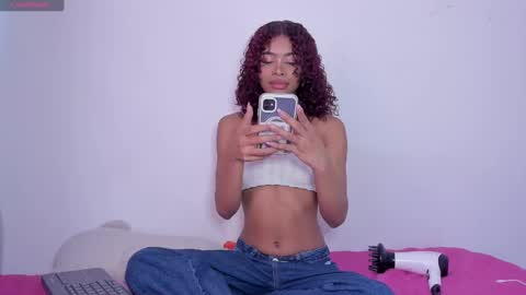 isabella online show from January 17, 2025, 10:56 pm