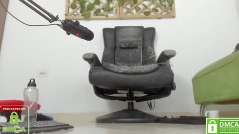 Isabella online show from December 8, 2024, 3:32 am