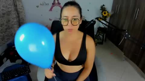 Snapshot of isabella_sweett_ chatting on May 18, 2026, 2:18 am Isabella online show from May 18, 2026, 2:18 am