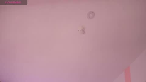 Snapshot of isabella_whiite chatting on June 8, 2026, 11:32 am Isabella White online show from June 8, 2026, 11:32 am