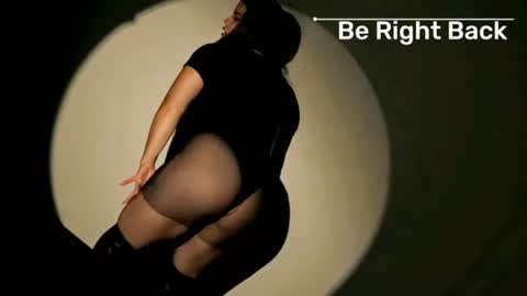 Snapshot of isabella_whiite chatting on June 11, 2026, 12:43 am Isabella White online show from June 11, 2026, 12:43 am