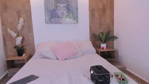 Snapshot of isabella_winkler chatting on June 10, 2026, 11:09 am isabella_winkler online show from June 10, 2026, 11:09 am