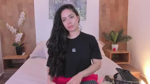 Snapshot of isabella_winkler chatting on June 11, 2026, 10:57 am isabella_winkler online show from June 11, 2026, 10:57 am