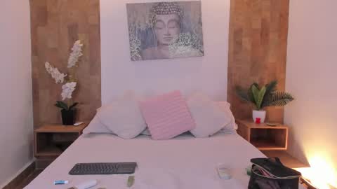 Snapshot of isabella_winkler chatting on June 13, 2026, 10:57 am isabella_winkler online show from June 13, 2026, 10:57 am