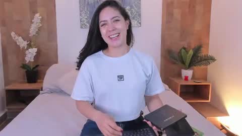 Snapshot of isabella_winkler chatting on June 15, 2026, 12:07 pm isabella_winkler online show from June 15, 2026, 12:07 pm